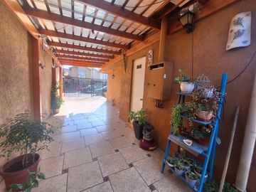 SE VENDE GRAN CASA EN MAIPÚ