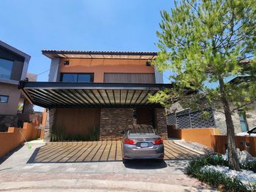 Casa en Venta en Club de Golf Altozano