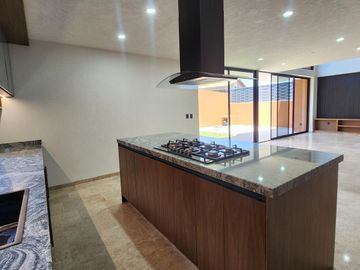 Casa en Venta en Club de Golf Altozano