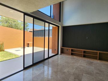 Casa en Venta en Club de Golf Altozano