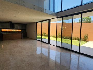 Casa en Venta en Club de Golf Altozano