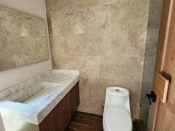 Casa en Venta en Club de Golf Altozano