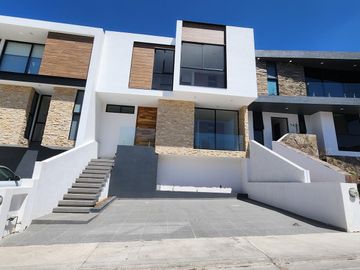 Casa en Venta en Loma alta Tres Marías Fracc privado