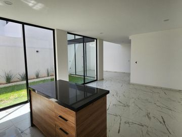 Casa en Venta en Loma alta Tres Marías Fracc privado