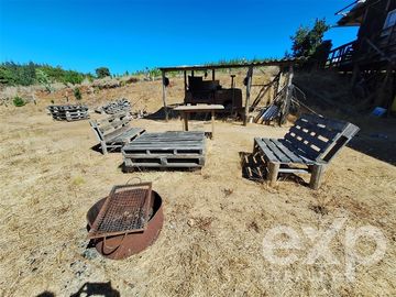 Casa en Venta en Vende sitio 5000 m2 casa 56 m2 Pichilemu