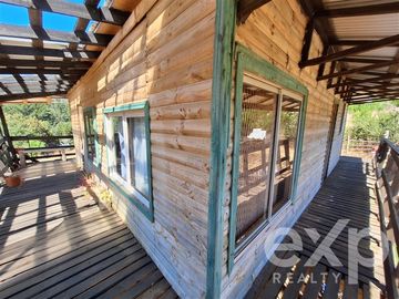 Casa en Venta en Vende sitio 5000 m2 casa 56 m2 Pichilemu