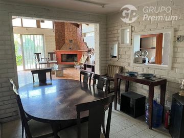 Casa en Venta en EXCELENTE UBICACION VISVIRI/ ALONSO CAMARGO 109/254 M2 LAS CONDES