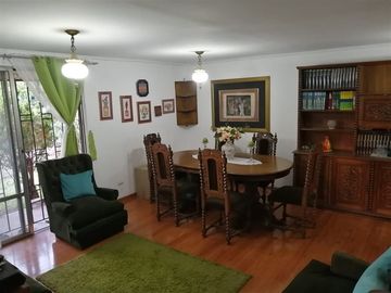 Casa en Venta en Casa esquina 3D 2B excelente ubicación, Walker Martínez, La Florida