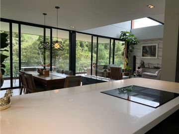 Venta de Hermosa Casa Alto de Palmas Unitas Cerrada Via Aeropuerto