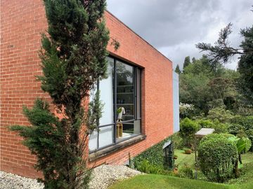 Venta de Hermosa Casa Alto de Palmas Unitas Cerrada Via Aeropuerto