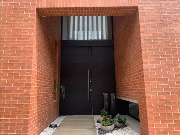Venta de Hermosa Casa Alto de Palmas Unitas Cerrada Via Aeropuerto