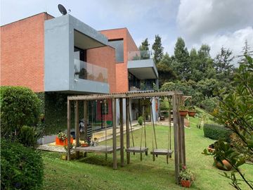 Venta de Hermosa Casa Alto de Palmas Unitas Cerrada Via Aeropuerto