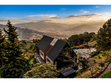 casa moderna con vista a Medellin Las Palmas