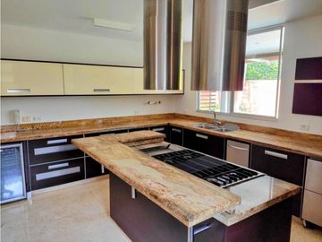 Casa en venta en conjunto residencial Barrio Ciudad Jardín Cali Valle