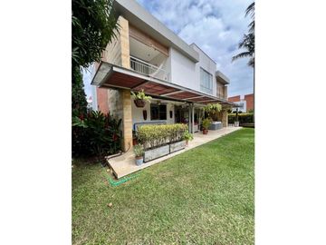 Casa en venta en conjunto residencial Barrio Ciudad Jardín Cali Valle