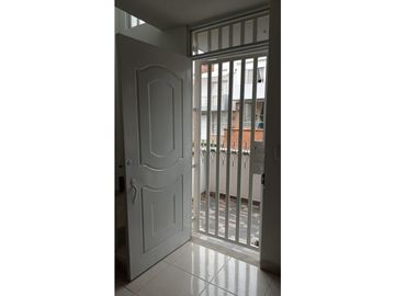 SE VENDE CASA DUPLEX EN MONTEBONITO DOSQUEBRADAS