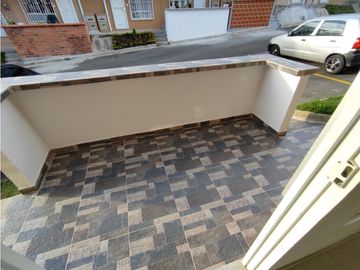 SE VENDE CASA DUPLEX EN MONTEBONITO DOSQUEBRADAS