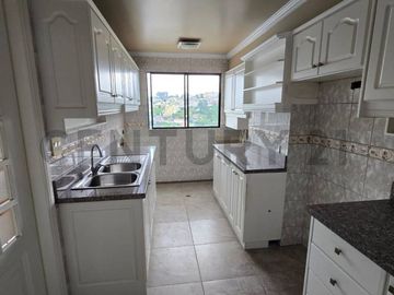 Se Vende apartamento Eloy Alfaro sector Los Laureles