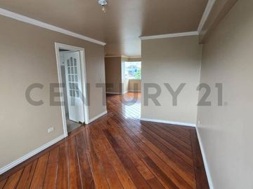 Se Vende apartamento Eloy Alfaro sector Los Laureles