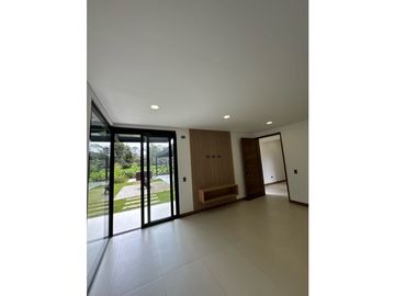 Hermosa casa campestre nueva enParcelacion vía La Ceja- San Antonio