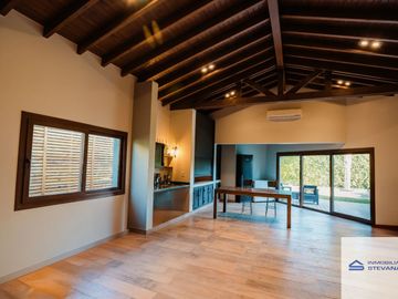 Casa en venta de 4 dormitorios c/ cochera en Maipú