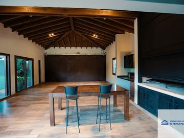 Casa en venta de 4 dormitorios c/ cochera en Maipú