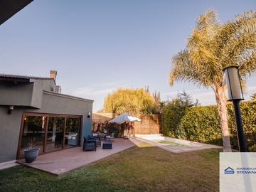 Casa en venta de 4 dormitorios c/ cochera en Maipú