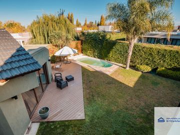 Casa en venta de 4 dormitorios c/ cochera en Maipú