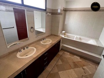 Casa de venta en Portón de las Lomas – código:21805