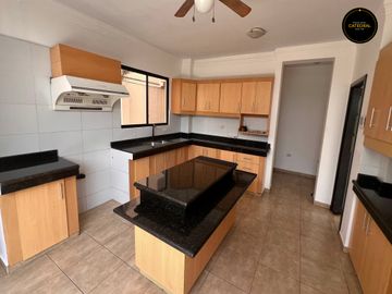 Casa de venta en Portón de las Lomas – código:21805