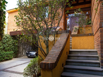 Casa en condominio en venta en Lomas de Tecamachalco