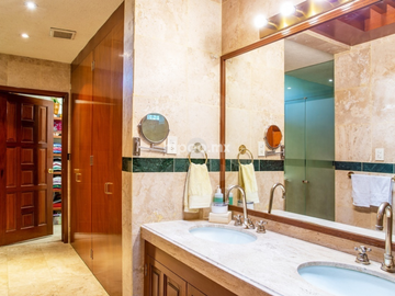Casa en condominio en venta en Lomas de Tecamachalco