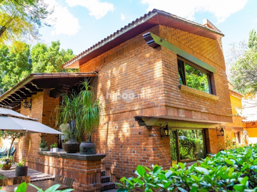 Casa en condominio en venta en Lomas de Tecamachalco