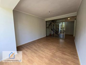 Recién remodelado! Duplex Barrio Lastarria para inversión con arrendatario