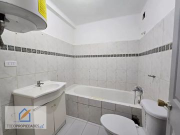 Recién remodelado! Duplex Barrio Lastarria para inversión con arrendatario
