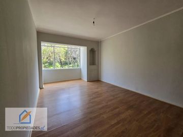Recién remodelado! Duplex Barrio Lastarria para inversión con arrendatario