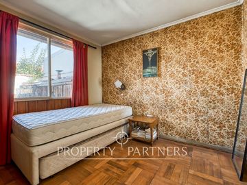 Casa en pasaje para remodelar con gran potencial.