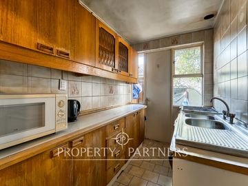 Casa en pasaje para remodelar con gran potencial.