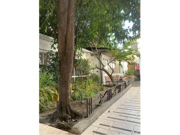 PROPIEDAD  COMERCIAL CON RENTA ASEGURADA