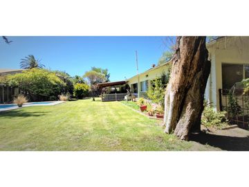 Hermosa y gran casa en Quillota, paradero 8.