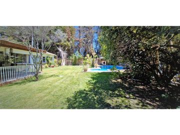 Hermosa y gran casa en Quillota, paradero 8.
