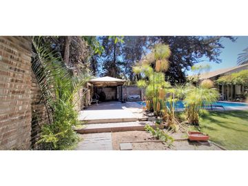 Hermosa y gran casa en Quillota, paradero 8.