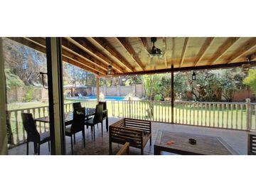 Hermosa y gran casa en Quillota, paradero 8.