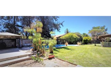 Hermosa y gran casa en Quillota, paradero 8.