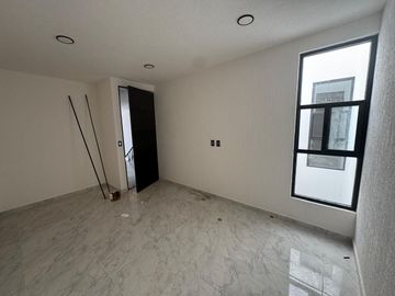 Casa en Venta en Lomas de Banthí, SJR, Querétaro.