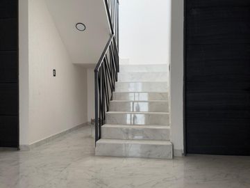 Casa en Venta en Lomas de Banthí, SJR, Querétaro.