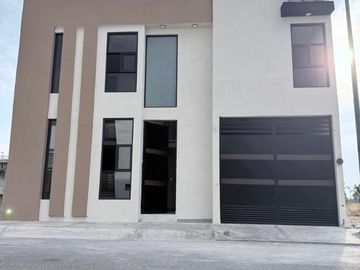 Casa en Venta en Lomas de Banthí, SJR, Querétaro.