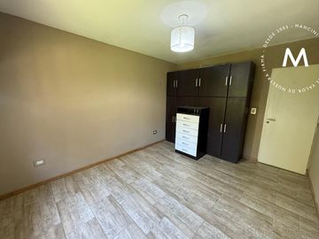 Casa multifamiliar en venta de 4 ambientes - Barrio Parque Suhr Horeis