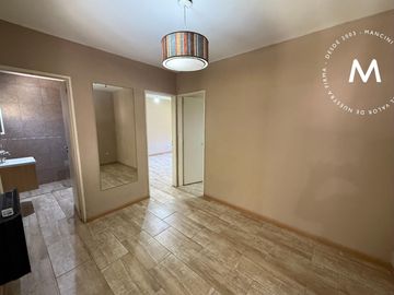 Casa multifamiliar en venta de 4 ambientes - Barrio Parque Suhr Horeis