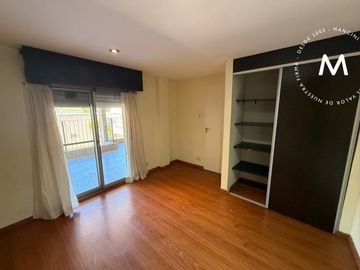 Casa multifamiliar en venta de 4 ambientes - Barrio Parque Suhr Horeis